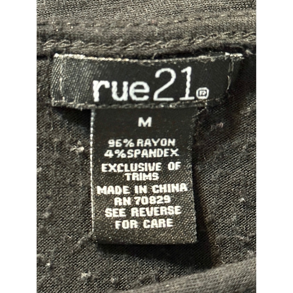 rue21 Lattice V-Neck Top Medium Black Short Sleeve Strappy Tee Grunge Edgy - Picture 2 of 6